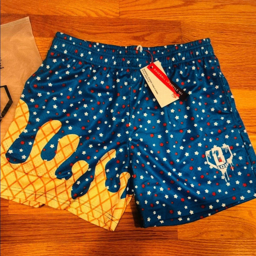Blue Star & Waffle Print Men’s Swim Shorts